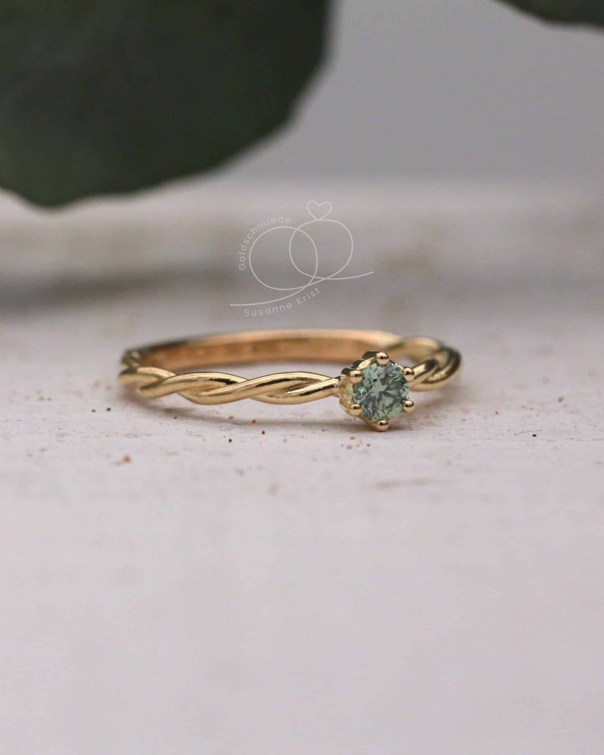 Goldring grüner Stein "Bria" 11 Goldring grüner Stein Kordel Ring mit Stein Bria