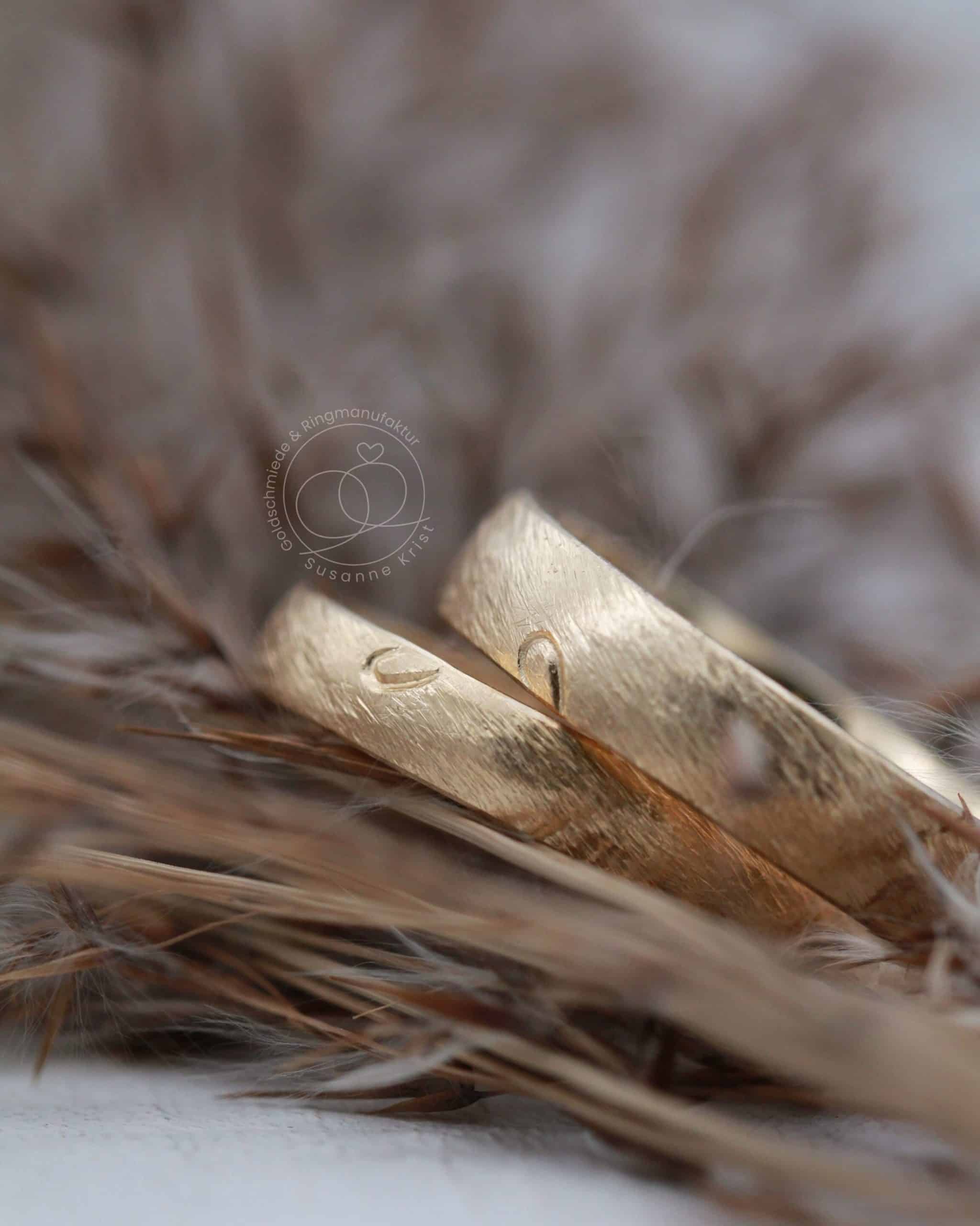 Herz Trauringe aus Gold "Zweisam" 6 Herztrauringe aus Gold Zweisam