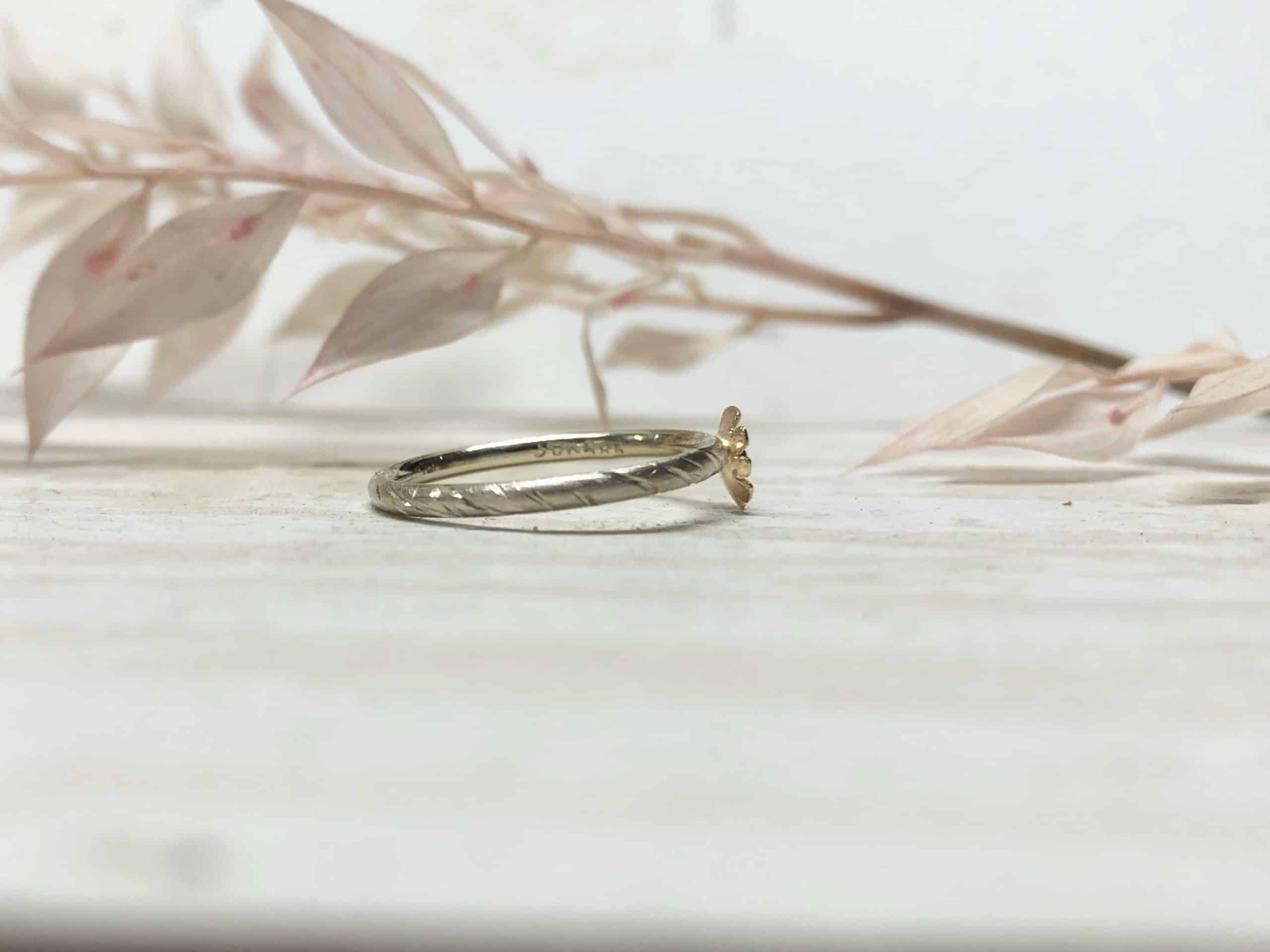 Verlobungsring mit Blume "Chrysante" 3 Verlobungsring mit Blume "Chrysante" – Bild 3